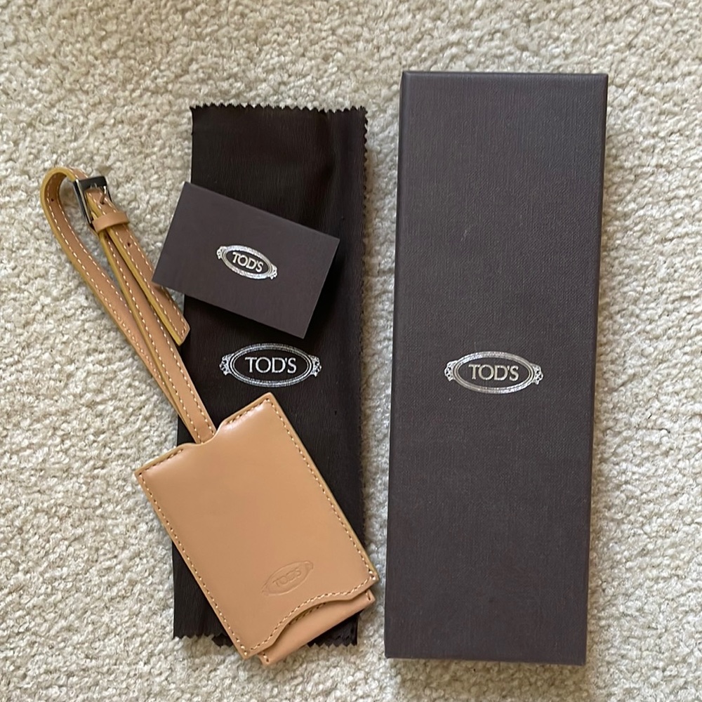 NIB TODS luggage tag